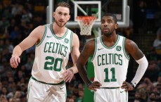 体育彩票：灾难性失误！国安中后卫送礼染红，球迷怒斥，这踢的是什么足球？