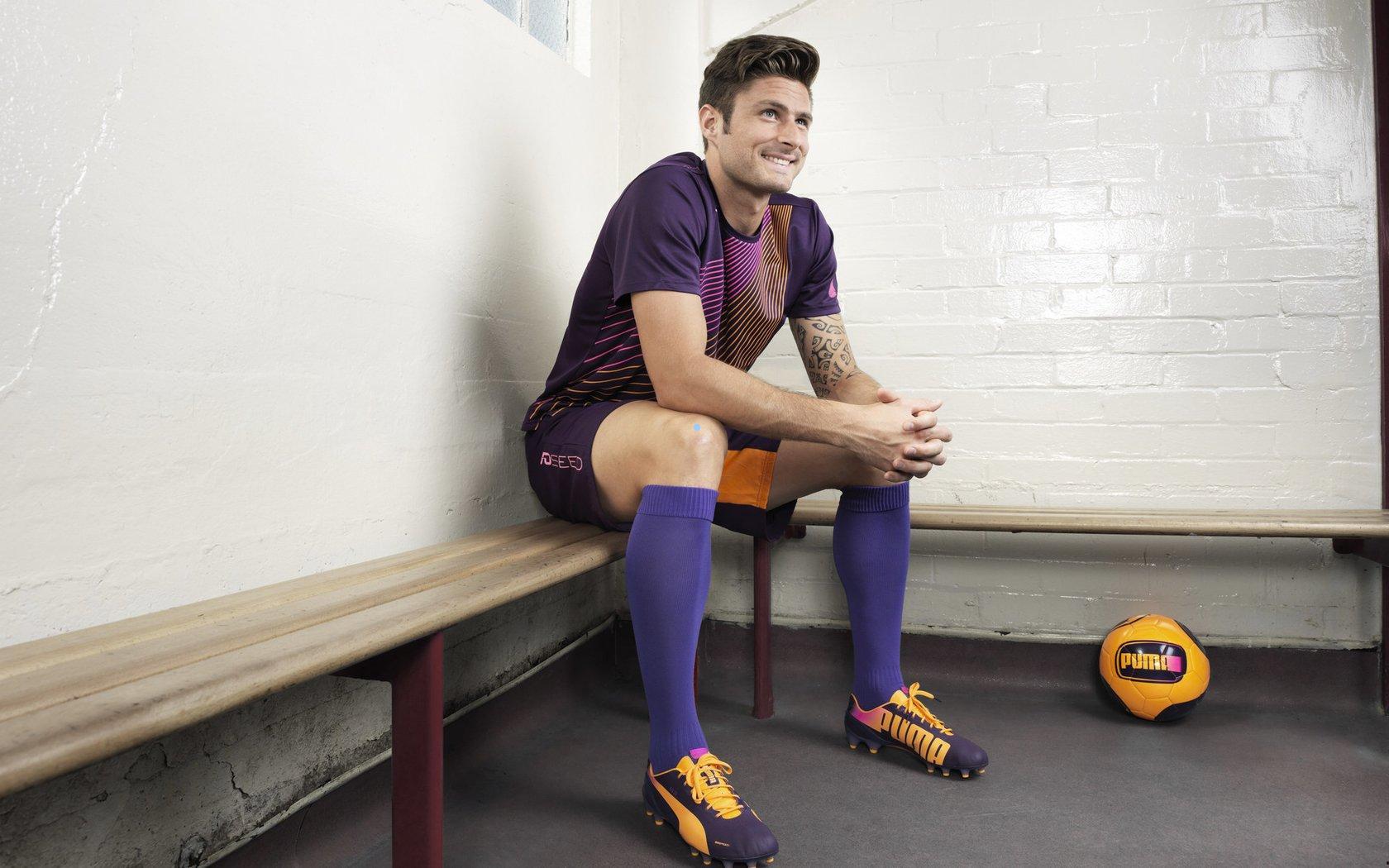 西甲积分战报，比利亚雷亚尔连胜追近皇马，差距仅剩4分